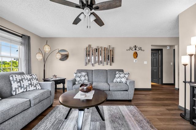 731 Main Street, Fairfax, IA 52228