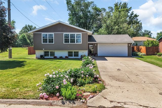 731 Main Street, Fairfax, IA 52228