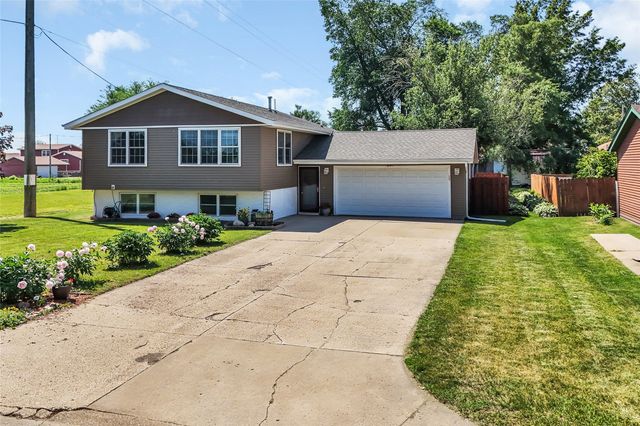 731 Main Street, Fairfax, IA 52228