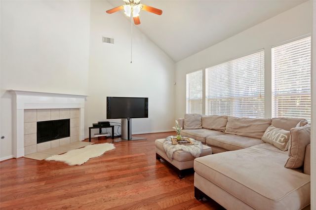 27 Harmony Hollow Court, The Woodlands, TX 77385