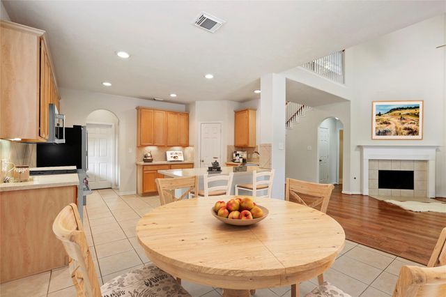 27 Harmony Hollow Court, The Woodlands, TX 77385