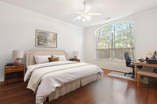 27 Harmony Hollow Court, The Woodlands, TX 77385