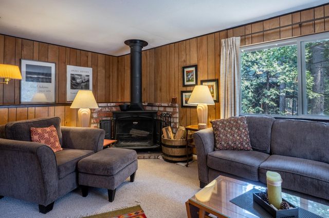 3046 Tahos Dr, Dorrington, CA 95223