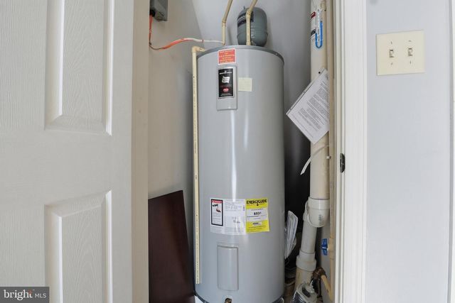 370 AZALEA DR, Windsor, PA 17366