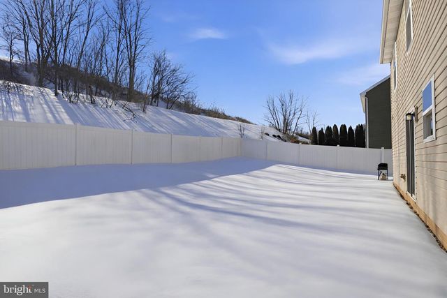 370 AZALEA DR, Windsor, PA 17366