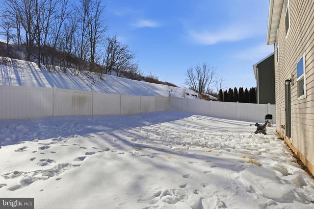 370 AZALEA DR, Windsor, PA 17366