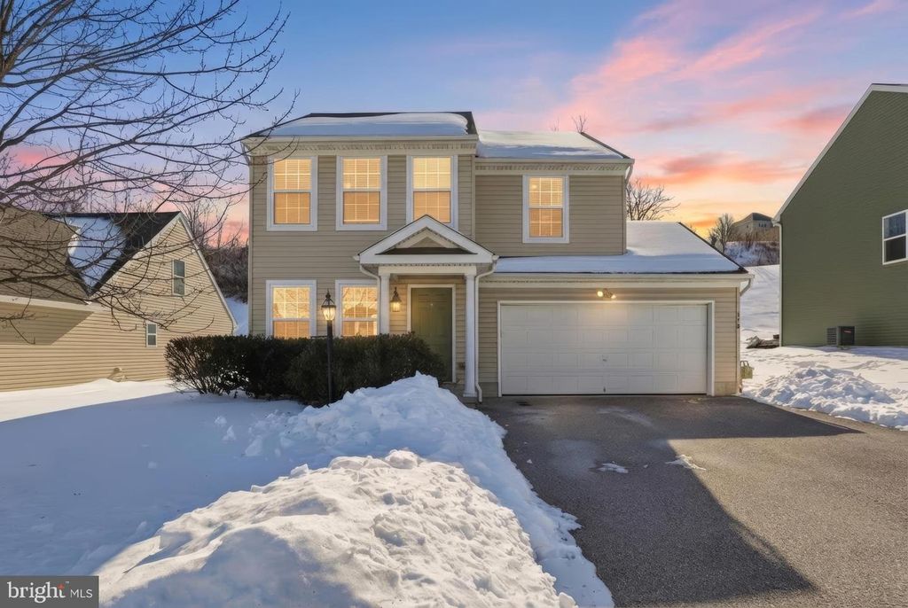 370 AZALEA DR, Windsor, PA 17366