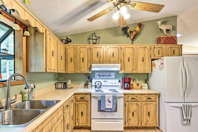 34 Clover Lane, Murphy, NC 28906
