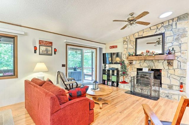 34 Clover Lane, Murphy, NC 28906