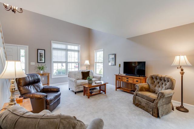 1016 CAMBRIDGE DR, Manheim, PA 17545