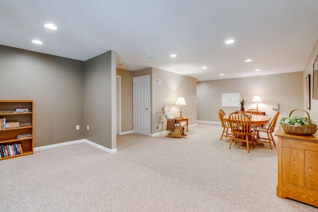 1016 CAMBRIDGE DR, Manheim, PA 17545
