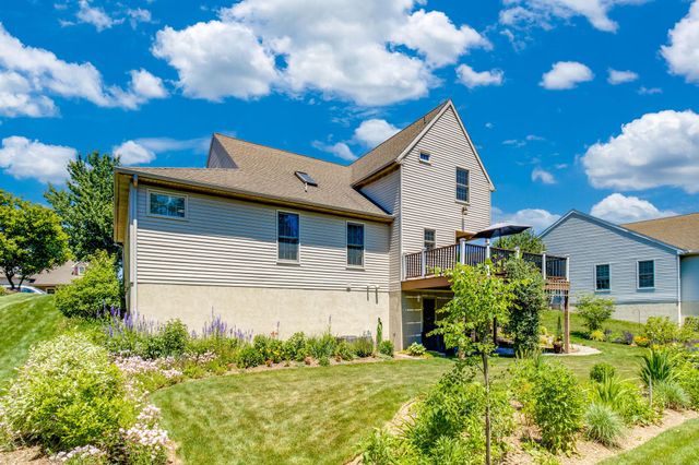 1016 CAMBRIDGE DR, Manheim, PA 17545