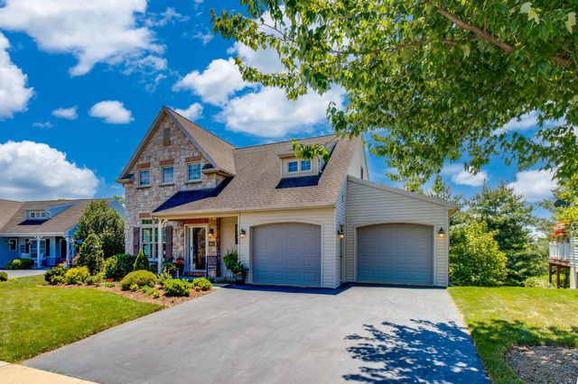 1016 CAMBRIDGE DR, Manheim, PA 17545