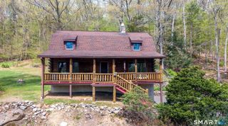 82 Freeman Road, Oxford, CT 06478