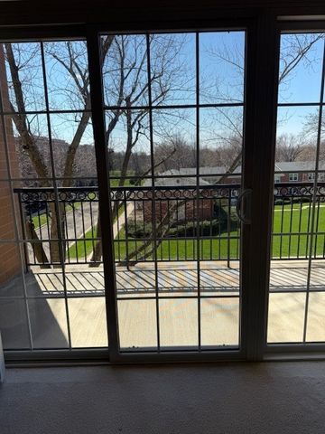 190 W Johnson Street 305, Palatine, IL 60067