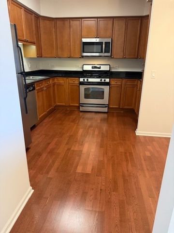 190 W Johnson Street 305, Palatine, IL 60067