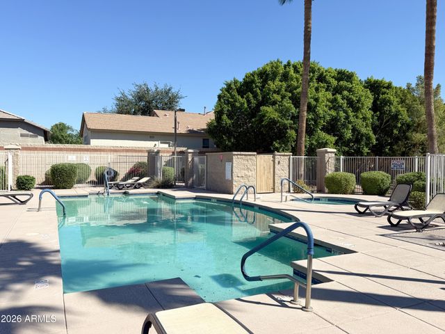 1260 S Amber Street, Chandler, AZ 85286