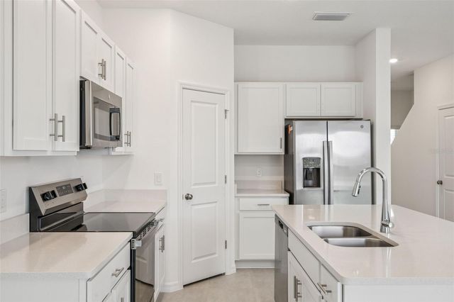 7621 WATERSCAPE DRIVE, Groveland, FL 34736