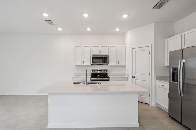 7621 WATERSCAPE DRIVE, Groveland, FL 34736