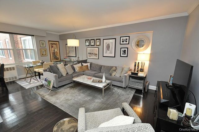 281 Garth Road A5L, Scarsdale, NY 10583