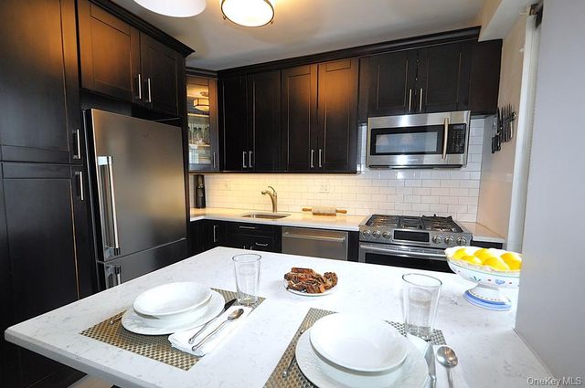 281 Garth Road A5L, Scarsdale, NY 10583