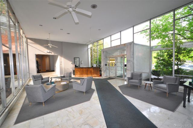 281 Garth Road A5L, Scarsdale, NY 10583