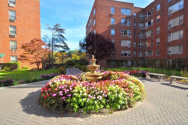 281 Garth Road A5L, Scarsdale, NY 10583