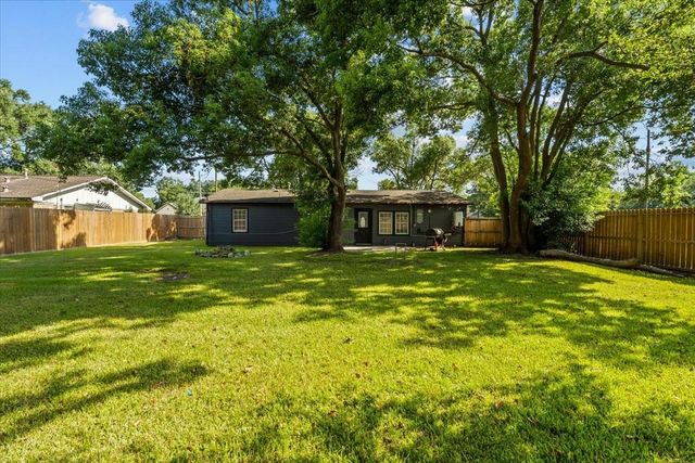 4501 E 38th Street, Dickinson, TX 77539
