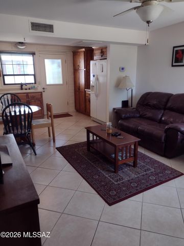 360 S Paseo Pena Apt B, Green Valley, AZ 85614