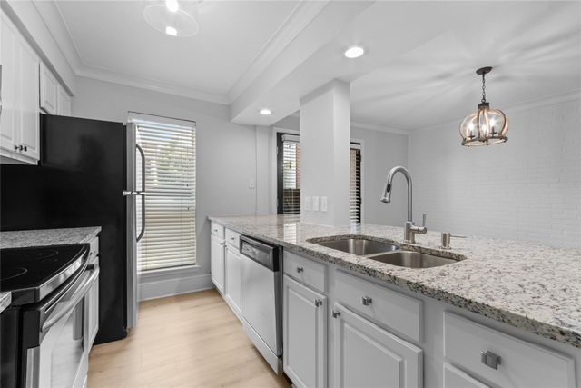 5928 Sandhurst Lane 127, Dallas, TX 75206