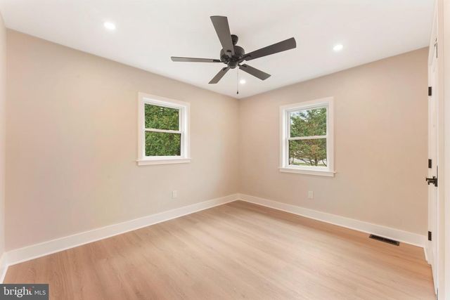 528 W MAPLE AVE, Langhorne, PA 19047