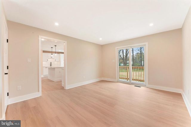 528 W MAPLE AVE, Langhorne, PA 19047
