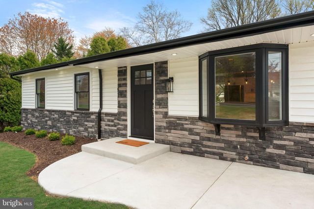 528 W MAPLE AVE, Langhorne, PA 19047