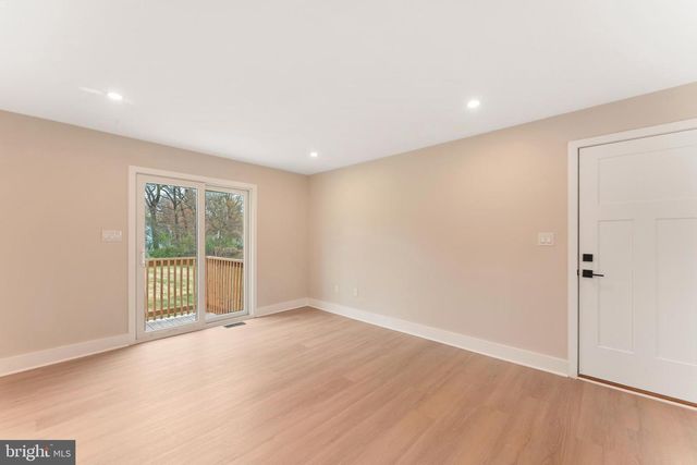 528 W MAPLE AVE, Langhorne, PA 19047