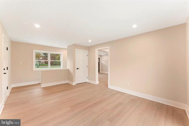 528 W MAPLE AVE, Langhorne, PA 19047