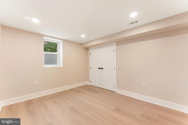 528 W MAPLE AVE, Langhorne, PA 19047