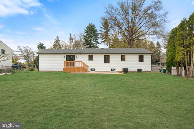 528 W MAPLE AVE, Langhorne, PA 19047