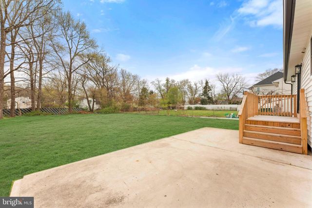 528 W MAPLE AVE, Langhorne, PA 19047