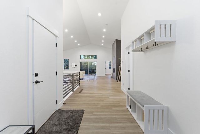 1712 W Toni Rae Dr, Spokane, WA 99218