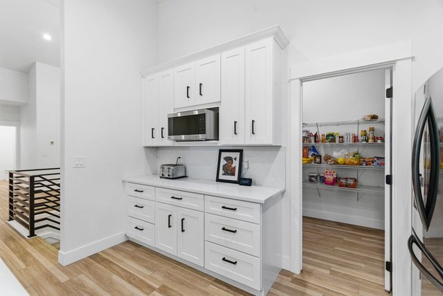 1712 W Toni Rae Dr, Spokane, WA 99218