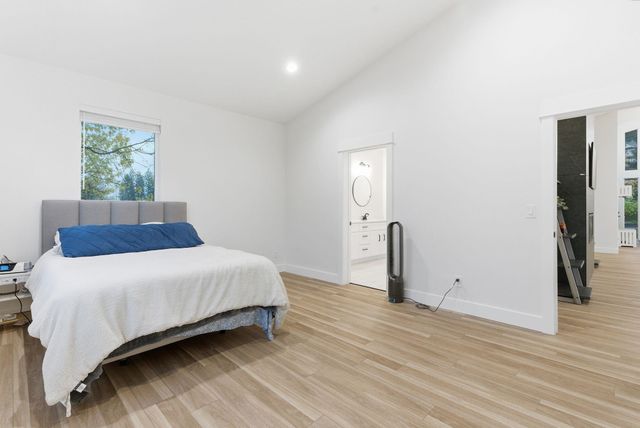 1712 W Toni Rae Dr, Spokane, WA 99218