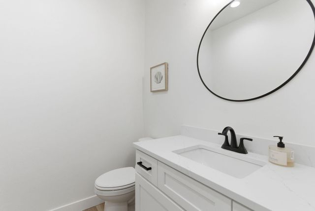 1712 W Toni Rae Dr, Spokane, WA 99218