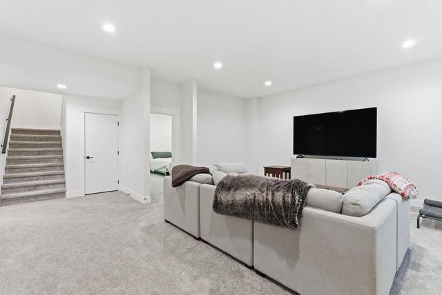 1712 W Toni Rae Dr, Spokane, WA 99218