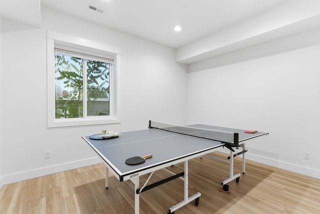 1712 W Toni Rae Dr, Spokane, WA 99218