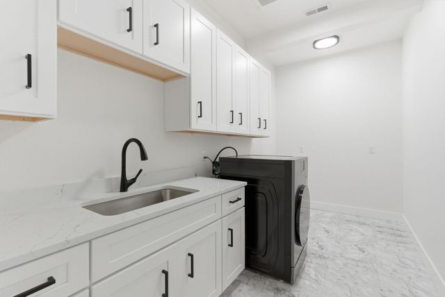 1712 W Toni Rae Dr, Spokane, WA 99218