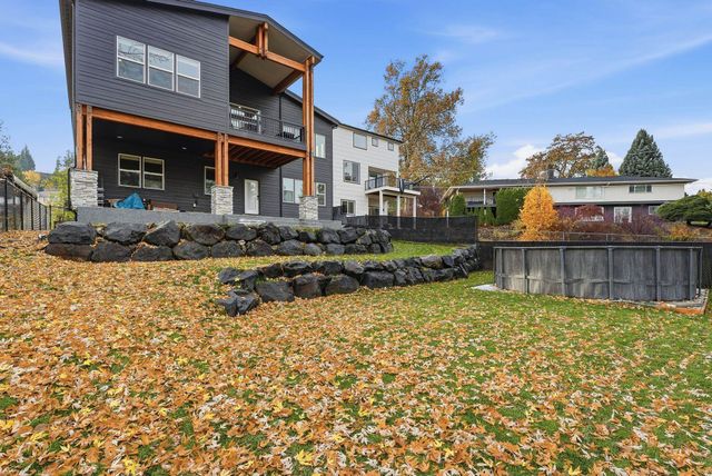 1712 W Toni Rae Dr, Spokane, WA 99218