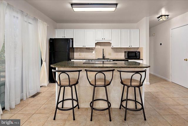 1 SEAFARER LN, Ocean Pines, MD 21811