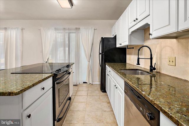 1 SEAFARER LN, Ocean Pines, MD 21811