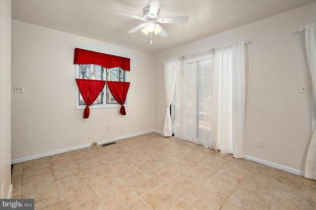 1 SEAFARER LN, Ocean Pines, MD 21811