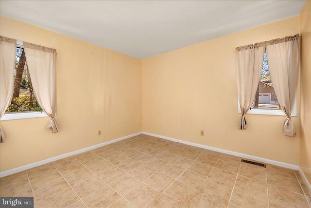 1 SEAFARER LN, Ocean Pines, MD 21811